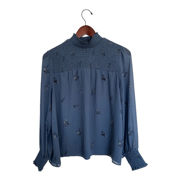 Reitmans Blue Floral Smocked Women's Top size medium - Picture 1 of 6